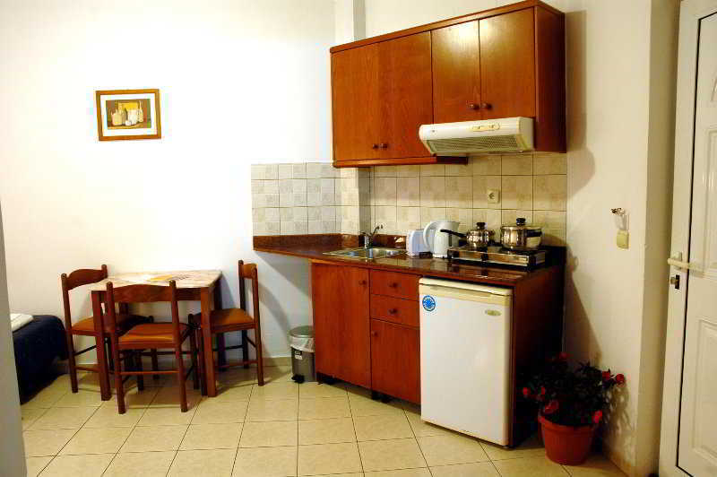 Aparthotel Danelis &
