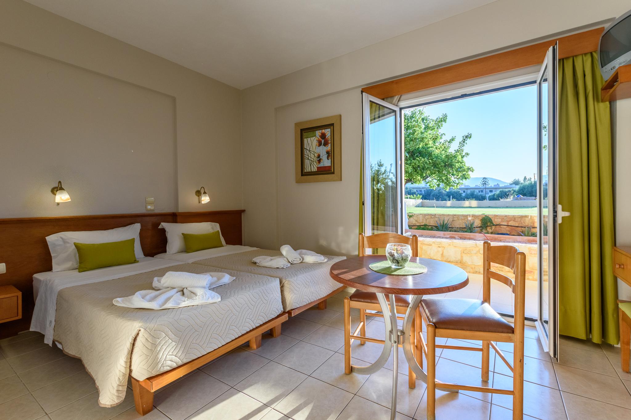 Danelis & Aparthotel 3*