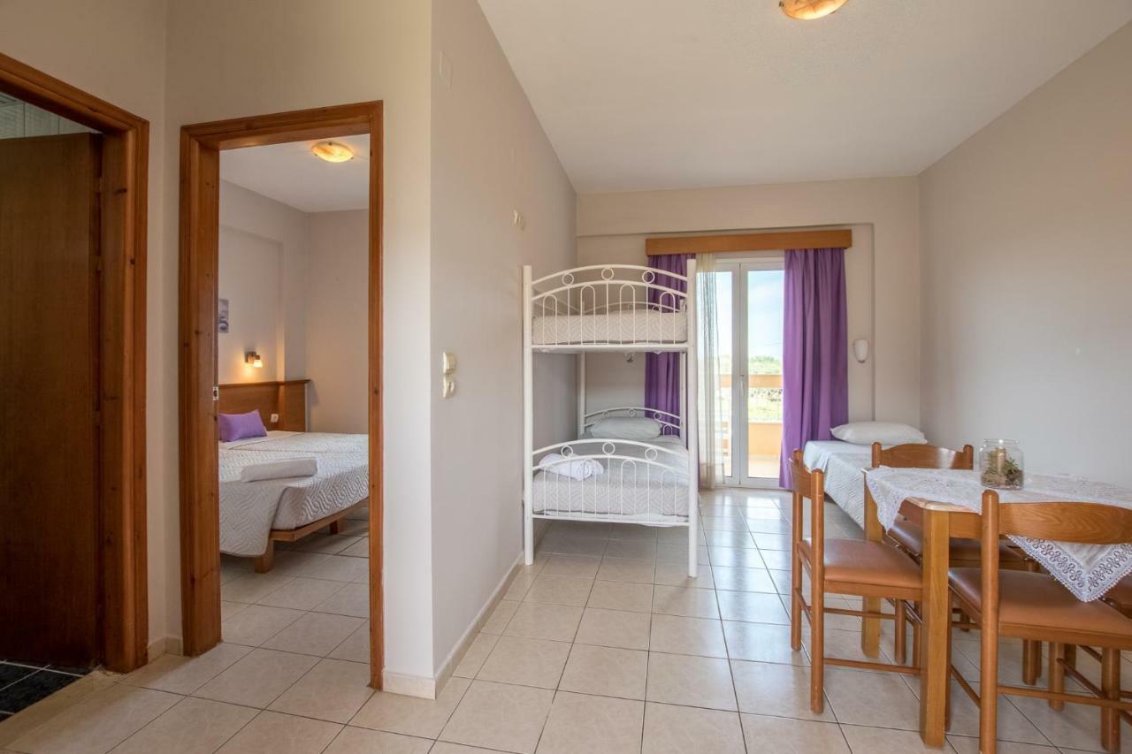 Aparthotel Danelis & 3*